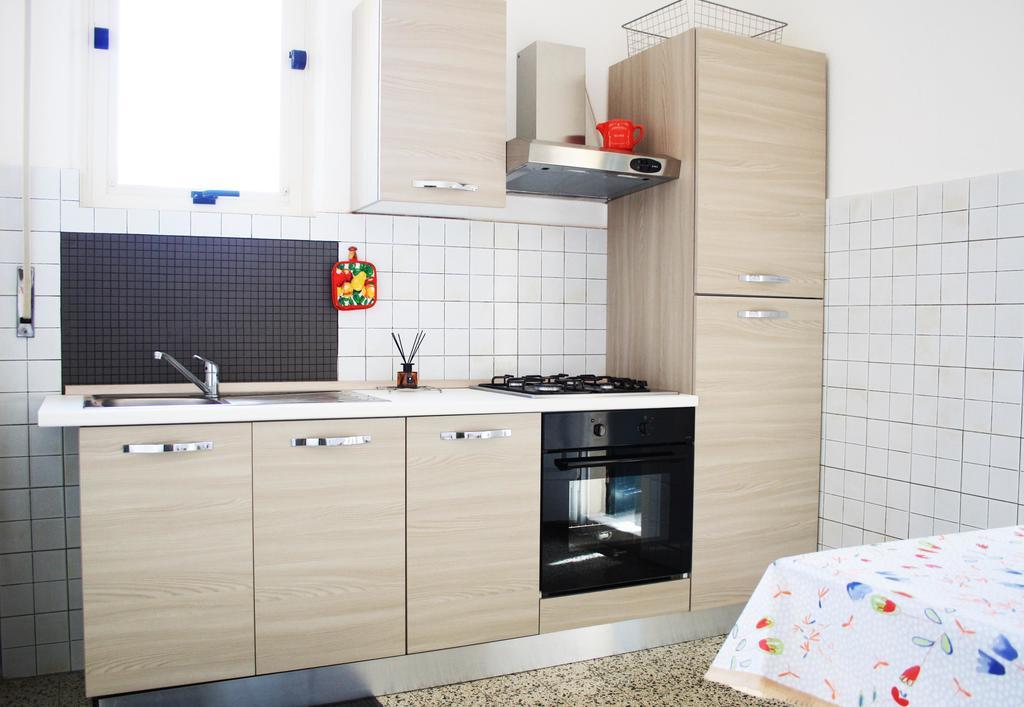 カスティリオーネ・デッラ・ペスカーイアCasa Marinaアパートメント エクステリア 写真
